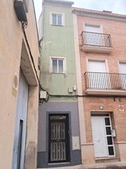 Gebäude  Calle joan ortega vicente. Se vende inmueble con dos pisos diafanos