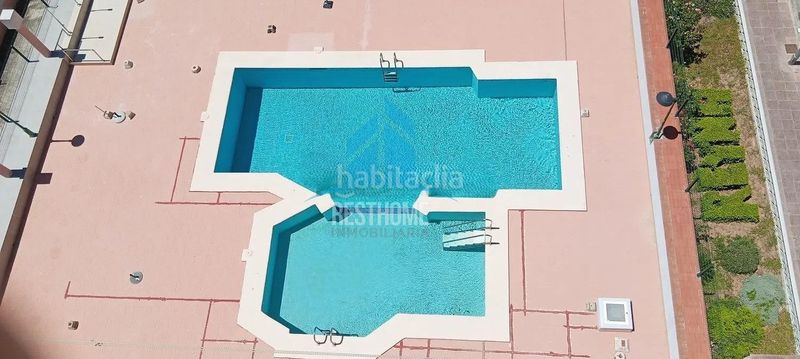 Foto c1c56c2c-4ce2-4311-8eaa-2c7960c754a5. Àtic amb piscina a Playa de Gandía Gandia