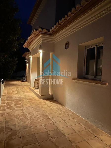 Foto d0e38c35-07f7-4c6c-876a-ff9f256b418a. Xalet amb aparcament piscina a Cala Advocat-Baladrar Benissa