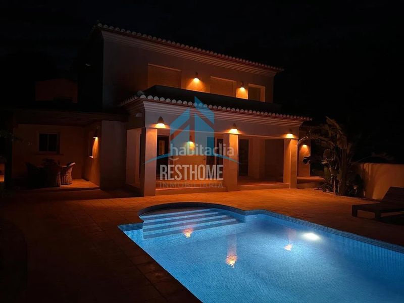 Foto dc7242d4-aa05-4b1b-a5d1-82308f9bcc99. Xalet amb aparcament piscina a Cala Advocat-Baladrar Benissa