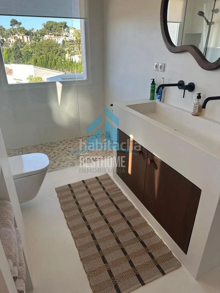 Foto e5e25464-4843-402a-8792-c27f1570d30c. Xalet amb aparcament piscina a Cala Advocat-Baladrar Benissa