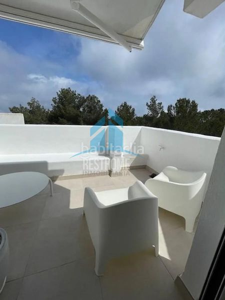 Foto 93b24ccd-6d3e-48ed-b170-54c8884a0eb2. Casa adossada amb piscina a Marina Botafoc-Talamanca Ibiza