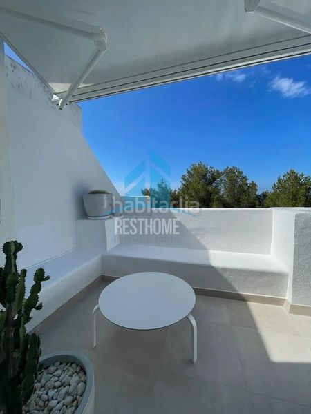 Foto e10de5ce-6a96-4de9-9593-253a3974671f. Casa adossada amb piscina a Marina Botafoc-Talamanca Ibiza