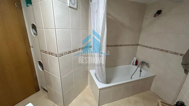 Foto c0fcc73a-9dd0-4e30-9fcd-f49d8082bb47. Pis a pueblo de Cullera Cullera