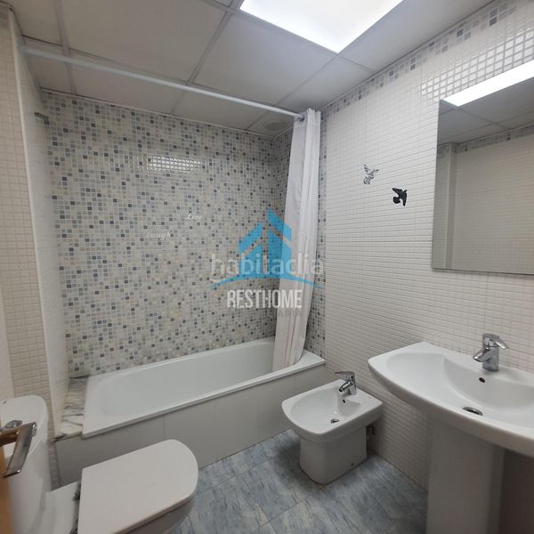 Foto a07a3f6e-8cb7-4fa2-be54-7abd263afc4a. Casa adossada amb calefacció aparcament a Moncada