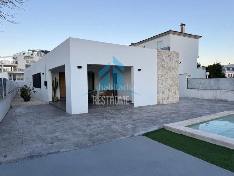 Foto e10f4da0-ffcb-4ad2-be9f-3477fc884e8e. Xalet amb calefacció aparcament piscina a Oliva playa Oliva