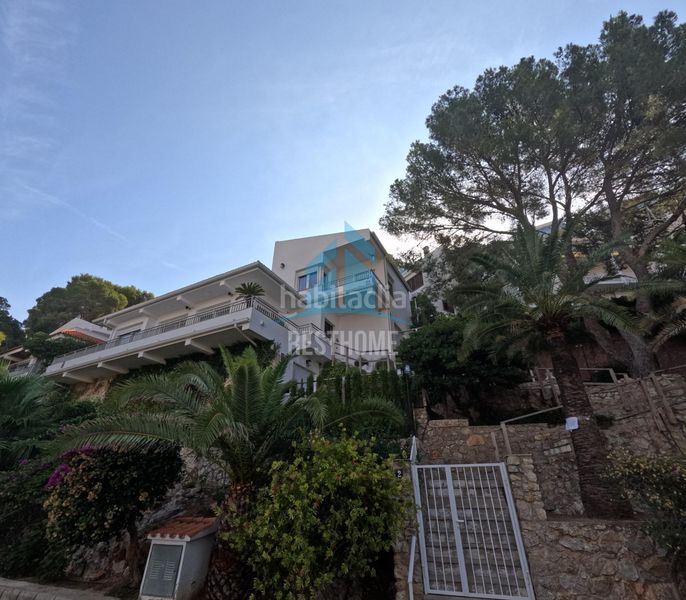 Foto b22fe395-648d-4979-aea5-111bf32f63b3. Xalet amb aparcament piscina a El Faro Cullera
