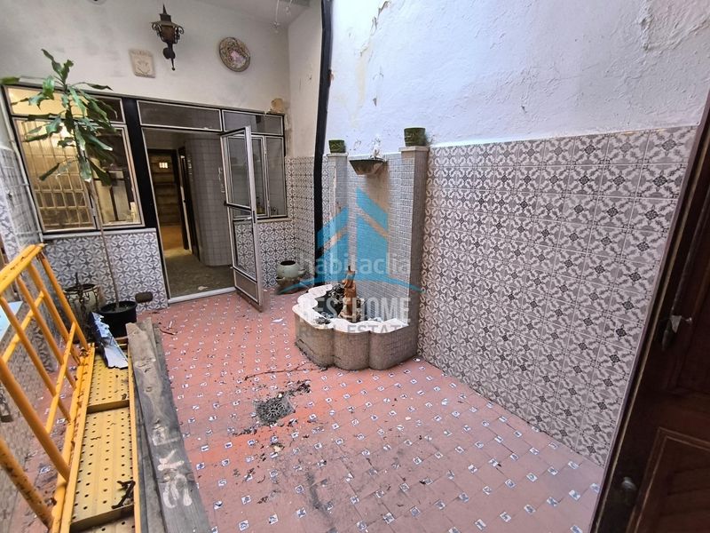 Foto 700f0ca4-c1f9-462e-9553-c4bbf7eebeb2. Casa amb aparcament a Algemesí