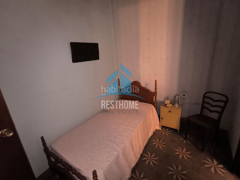 Foto fda71a7b-d4b1-4018-8a15-367352bc8045. Casa amb aparcament a Algemesí