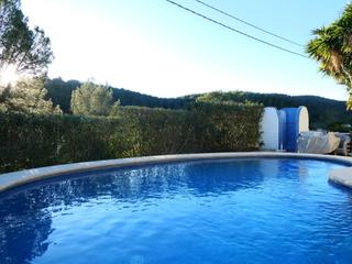 Miete Chalet in Urbanització tossal gross 91. Chalet con piscina privada con bonitas vistas a la montaña