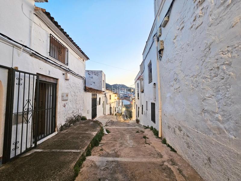 Foto 118aa2f4-1aac-47ea-a91a-36f2b7b46c10. Alquiler casa en Oliva pueblo Oliva