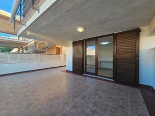 Lloguer Apartament  Carrer de la mare de déu del mar. Acogedora planta baja a solo 50 metros del mar – playa de oliva