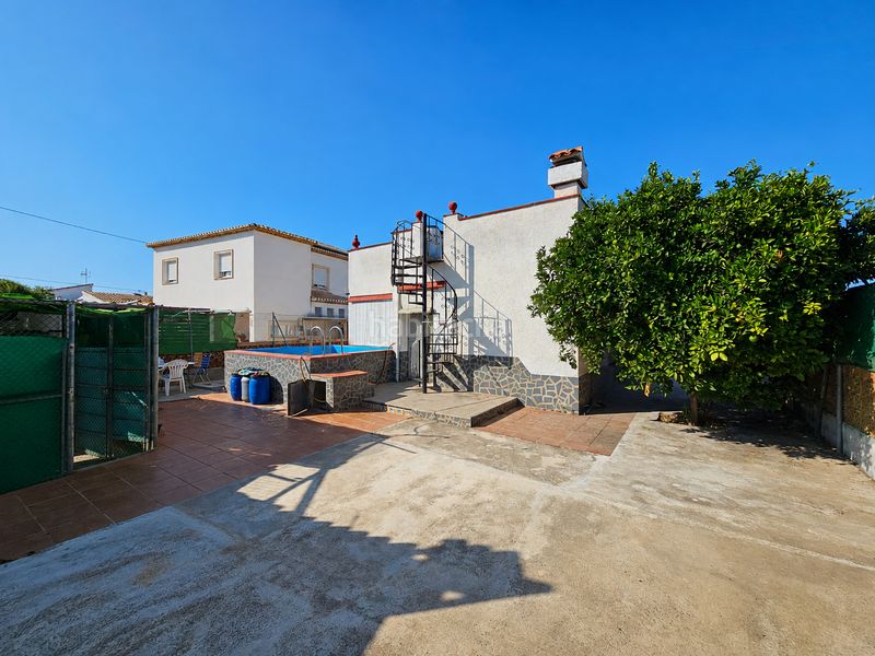 Foto e91ff168-7a8f-4907-97c1-ad273d38ee01. Chalet  independiente en font de la teula, en Oliva