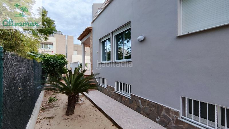 Foto d03ddaf3-6af4-41c2-8e68-ebd6b8efb78d. Chalet dans carrer de la juliola 8 dans Oliva playa Oliva
