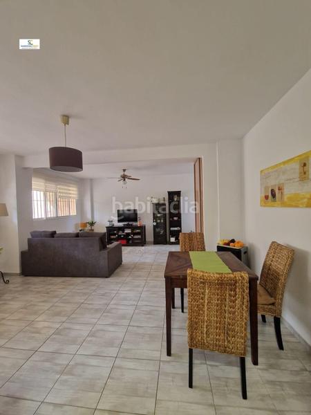 Foto 8777676c-b42c-497b-aa6e-c886b2ac8f6c. Apartament amb aparcament piscina a Albufereta Alicante