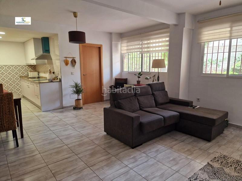 Foto aac5c41c-3ce8-4b58-b120-3269aa57e4b8. Apartament amb aparcament piscina a Albufereta Alicante