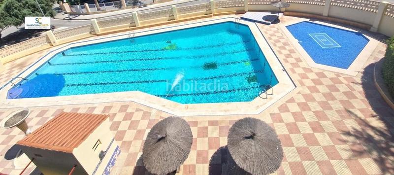 Foto d6701abc-64c7-4f26-9a39-76edb09b08e2. Apartament amb aparcament piscina a Albufereta Alicante