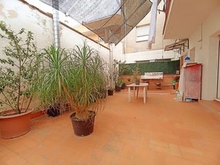 Casa pareada  Avinguda de balmes. Casa con dos viviendas + dos garajes