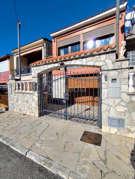 Foto 4ca8078a-95f7-4fe7-9eb9-74b2b7971235. Casa adossada amb calefacció aparcament a Pontils