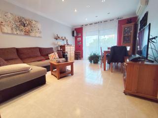 Appartement  Carrer balcó de les clotes. Vive con amplitud en este piso exterior con terraza y 4 habitaci