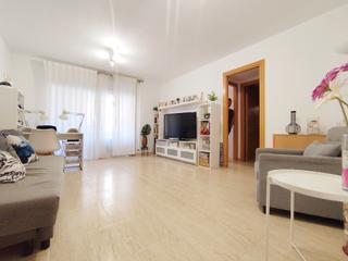 Apartamento  Carrer de la verge de montserrat. Piso con piscina comunitaria en el centro de vilanova del camí
