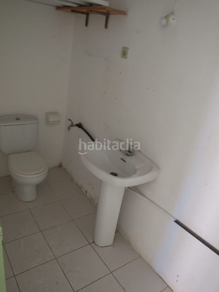 Foto 4fda03e7-344c-4b22-bcf1-8cfe15cbcece. Local comercial a Vilanova del Camí