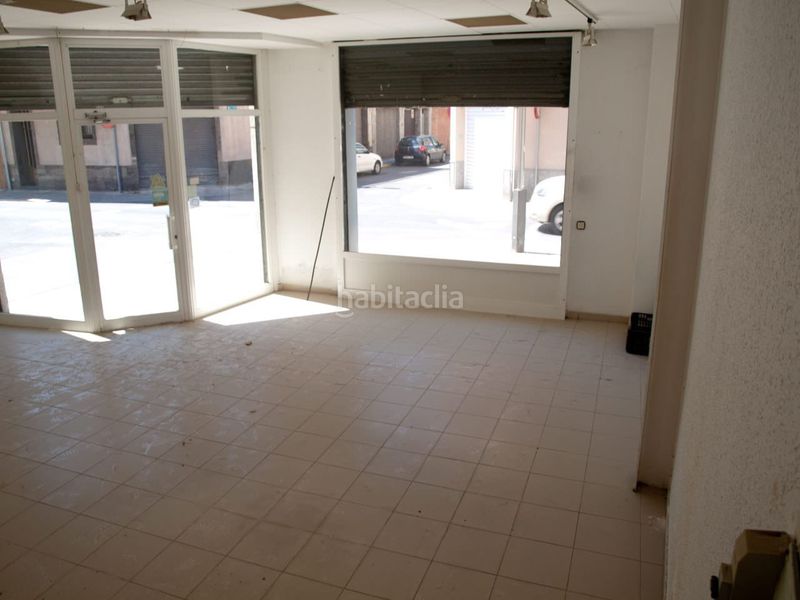 Foto f5eddeb1-6051-43b1-aac6-71fc7ecee9bc. Local comercial a Vilanova del Camí