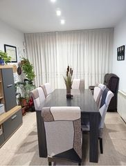 Etagenwohnung  Carrer de la verge de núria. Luz, espacio y tranquilidad en una de las mejores zonas de vilan