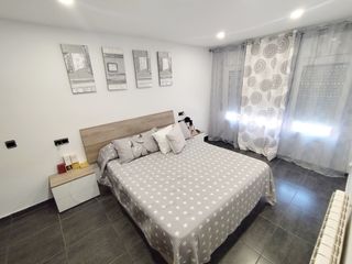 Appartement  Carrer del migdia. Vivienda reformada con anexo independiente y patio privado