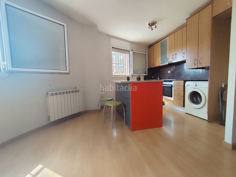 Foto a8709b13-7520-4128-9807-e75a7d8e5fc4. Pis amb calefacció aparcament a Òdena