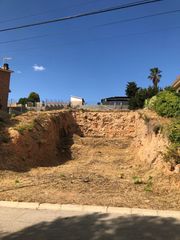 Terreny residencial  Camí del pla del corral nou. Parcela urbana de 651 m² con vistas panorámicas y movimiento de