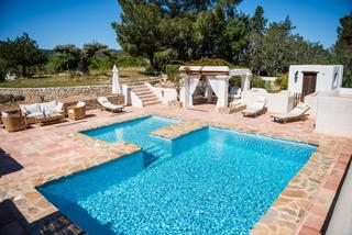 Masia a Sant Agustí-Cala de Bou. 2 casas en plena naturaleza, colindantes y formando un exclusivo