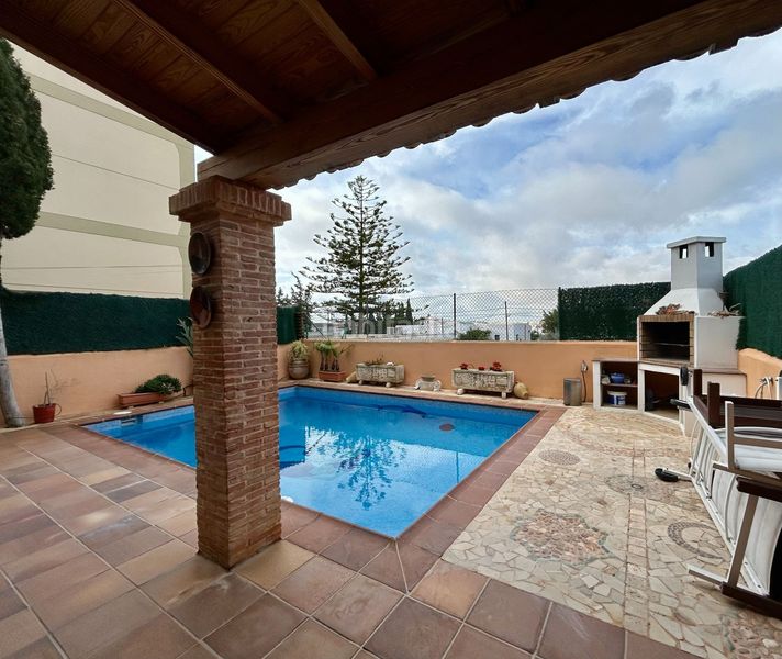 Foto 50c01460-07b0-41e0-9255-1c10df86613a. Casa adossada a colom a Jesús Santa Eulària