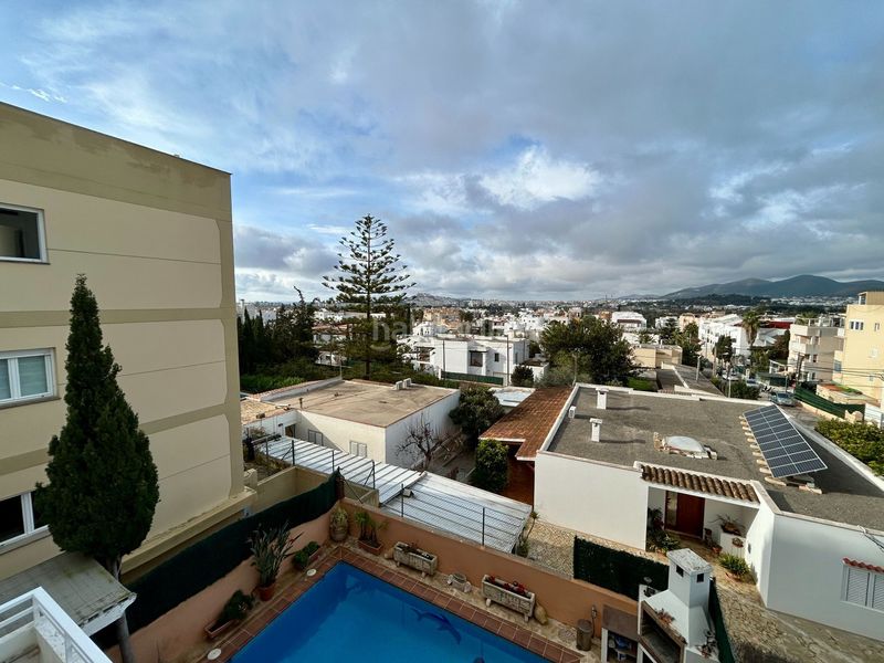 Foto bed304e8-6afb-481c-9ca5-b7629c8899c6. Casa adossada a colom a Jesús Santa Eulària