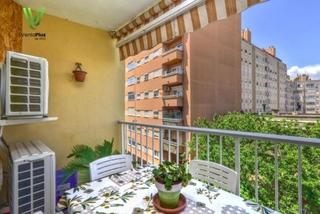 Flat  Carrer de isaac albéniz. Piso reformado con ascensor y balcón en son oliva  3 dormitorios