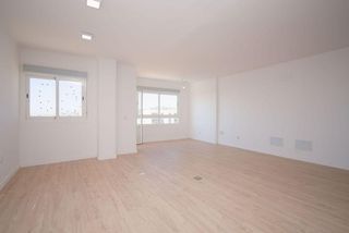 Piso  Carrer dragonera. Lujoso piso moderno con vistas al mar y la catedral  cuenta con