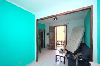 Pis  Can curt. Primer piso con encanto mallorquin para reformar totalmente