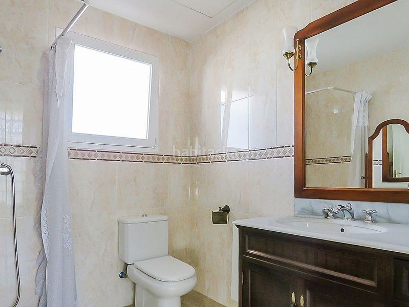 Foto 9978bb8f-a787-4c8a-bd53-5458c5556e3d. Casa adossada amb aparcament piscina a Son Espanyolet Palma de Mallorca