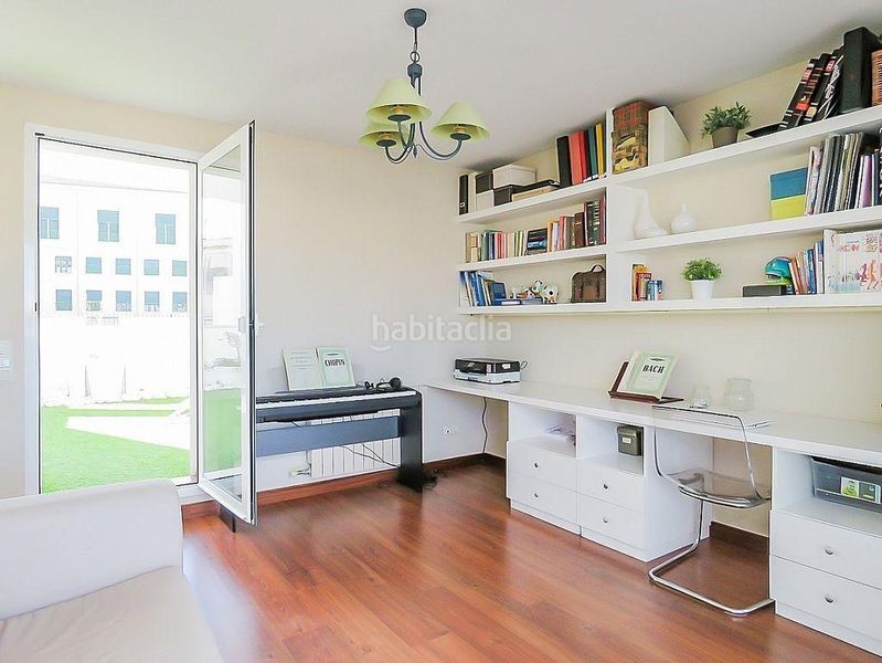 Foto bf2baf40-799c-47ac-a753-a8b004d2d807. Casa adossada amb aparcament piscina a Son Espanyolet Palma de Mallorca