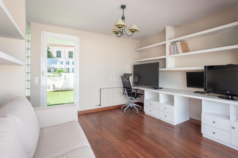 Foto fa1555bd-6924-43c1-a4f6-34cb31f75173. Casa adossada amb calefacció aparcament piscina a Palma de Mallorca