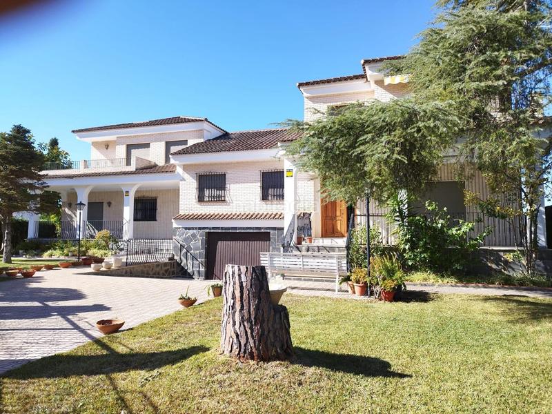 Foto f1b9f9c7-35eb-4b3a-8eee-e7f54a987361. Chalet mit parking pool in El Carme-Sant Agustí-Bonavista Eliana (l´)