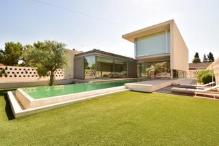 Chalet à Montepilar. Chalet exclusivo  de estilo moderno en zona montealcedo