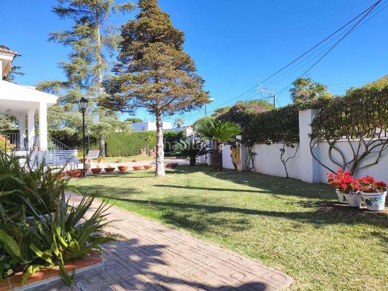 Foto ae0e878f-799c-480a-a069-2c54d0434902. Xalet amb calefacció aparcament piscina a El Carme-Sant Agustí-Bonavista Eliana (l´)