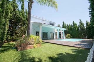 Xalet a La Cañada. Impresionante chalet independiente con piscina privada