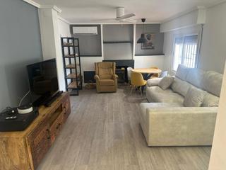 Location Chalet à Los Pinares-La Masia. Casa con gran parcela de 1.315m, piscina y todas las comodidades