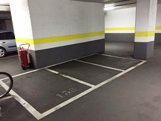 Parking coche en Planeta