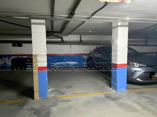 Parking coche en Benitez