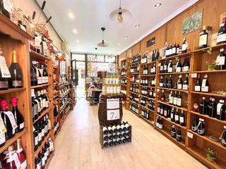 Lloguer Local Comercial en Alameda de Osuna. Traspaso vinatera en la alameda de osuna