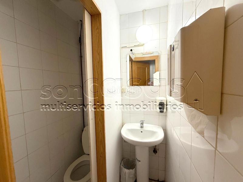 Foto 104fa747-a5c8-488f-b239-f86e0faf6c69. Local comercial venta de local comercial con licencia de bar en Madrid