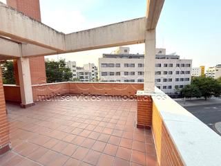 Location Attique  Aeronave. Ático en alquiler de 90m2 útiles y terraza de 66m2 en barajas